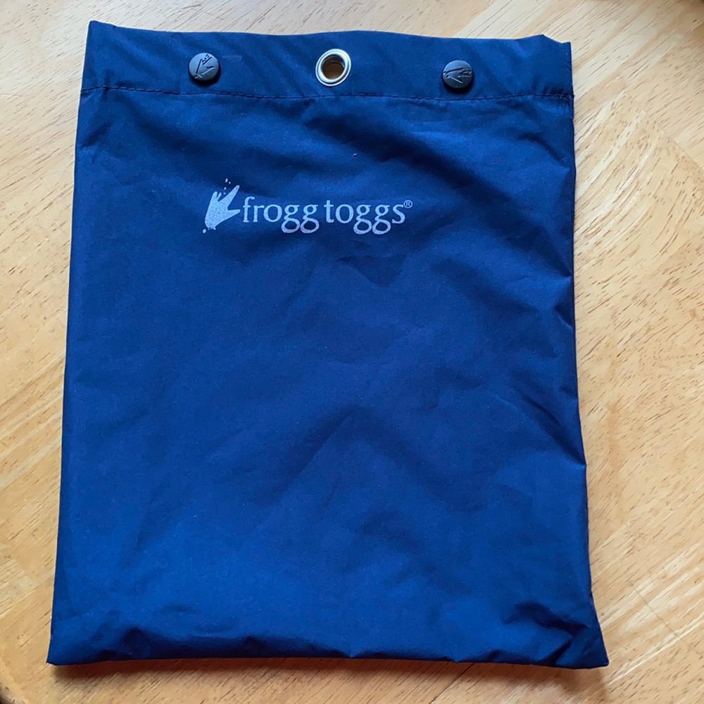 Frogg Toggs dust bag 8,5x10,5” in good condition